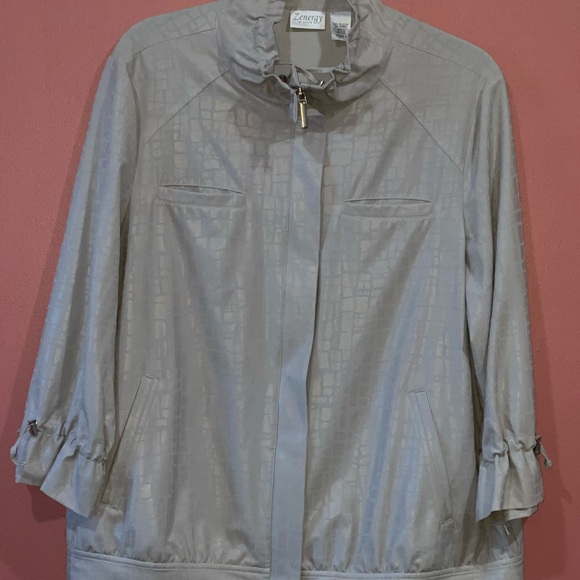 Chicos Zenergy Zip Jacket Pretty shadeGray Metallic animal print￼ Sz 2 Gorgeous - Picture 3 of 10